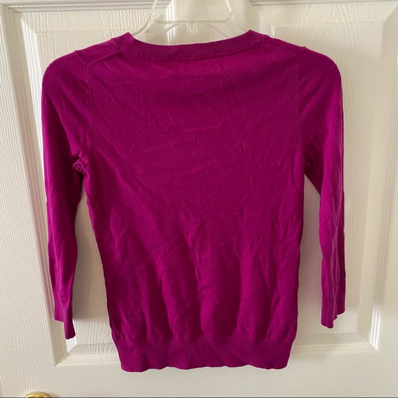Banana Republic Light Weight V-Neck 3/4 Sleeve Sweater - Picture 2 of 3